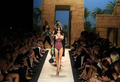 New York Fashion Week: Diane Von Furstenberg Spring 2010 New York Fashion Week: Diane Von Furstenberg Spring 2010