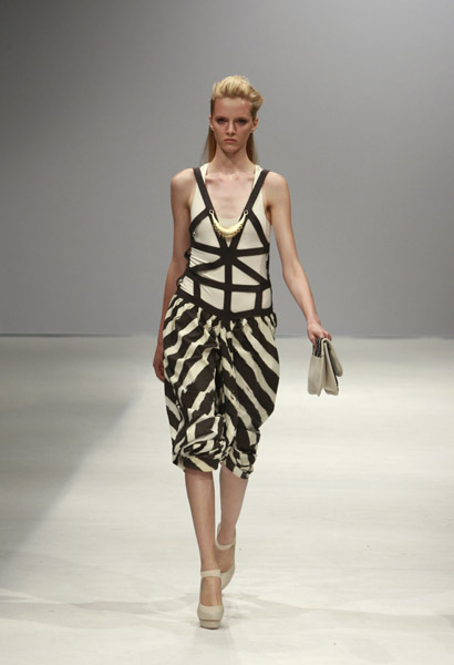 London Fashion Week: Sass & Bide Spring 2010 London Fashion Week: Sass & Bide Spring 2010