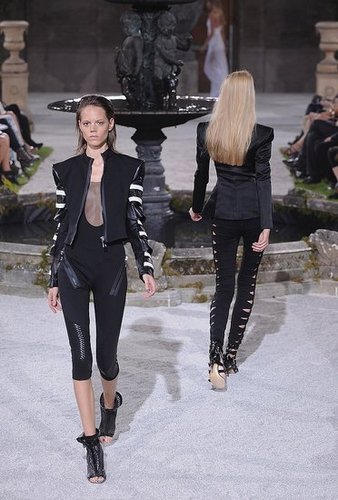 London Fashion Week: Julien Macdonald Spring 2010 London Fashion Week: Julien Macdonald Spring 2010