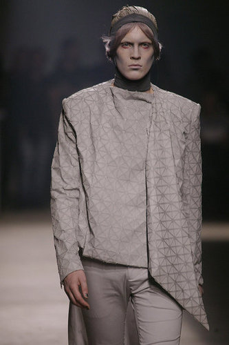 Paris Fashion Week: Gareth Pugh Spring 2010 Paris Fashion Week: Gareth Pugh Spring 2010