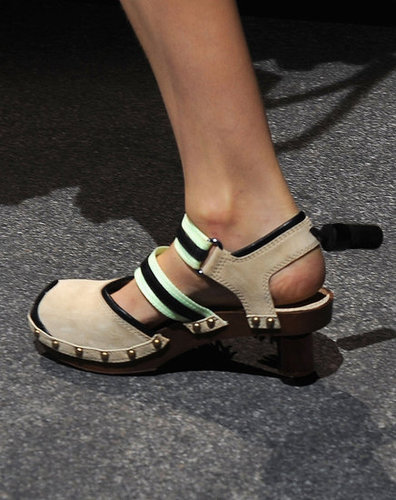 Paris Fashion Week: Louis Vuitton Spring 2010 Paris Fashion Week: Louis Vuitton Spring 2010