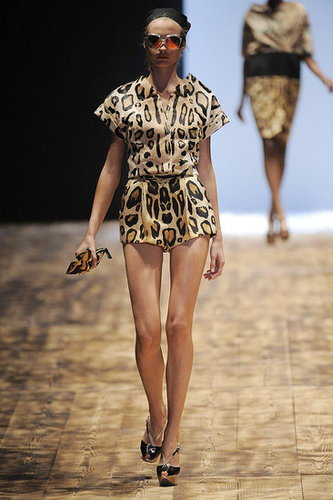 Paris Fashion Week: Giambattista Valli Spring 2010 Paris Fashion Week: Giambattista Valli Spring 2010