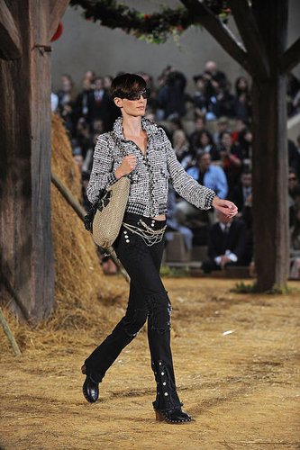 Paris Fashion Week: Chanel Spring 2010 Paris Fashion Week: Chanel Spring 2010