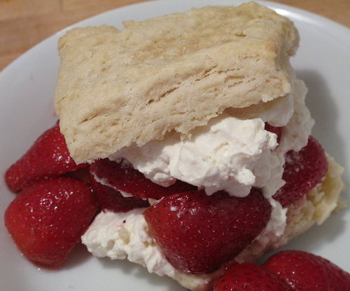 Easy Recipe For Traditional Strawberry Shortcake