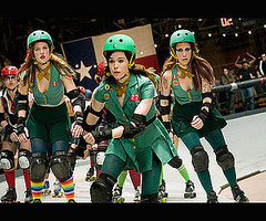 New Pics: Ellen and Drew as "Hurl Scouts" in Whip It