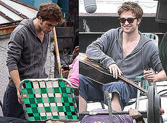 Robert Pattinson On the Set With Guitar Robert Pattinson On the Set With Guitar