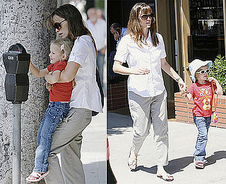 Photos of Jennifer Garner and Violet Affleck in LA 2009-07-20 15:00:55