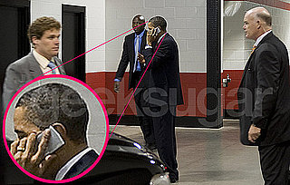 Spotted: Barack Obama Using His BlackBerry!