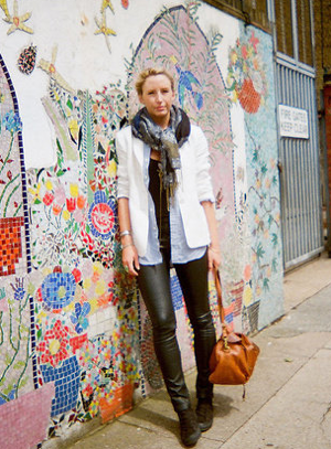 Look of the Day: Posing Pretty 