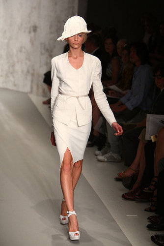 2010 Spring New York Fashion Week: Donna Karan Gallery 2010 Spring New York Fashion Week: Donna Karan Gallery