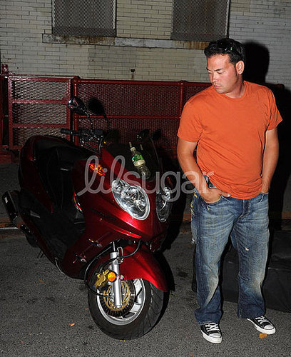 Jon Gosselin Takes A Bachelor's Bite Out of the Big Apple Jon Gosselin Takes A Bachelor's Bite Out of the Big Apple