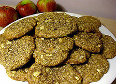 Healthy Recipe: Apple Oatmeal Flax Cookies