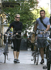 Naomi Watts and Liev Schreiber Riding Bikes in NYC Naomi Watts and Liev Schreiber Riding Bikes in NYC
