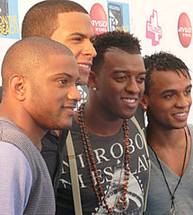 News Roundup Including JLS At Number One With "Beat Again" In UK Singles Charts