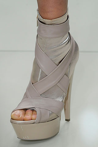 Burberry spring 2010
Burberry spring 2010