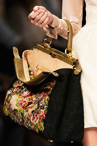 Fendi spring 2010
Fendi spring 2010