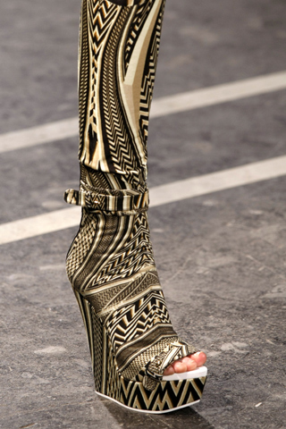 Givenchy spring 2010
Givenchy spring 2010