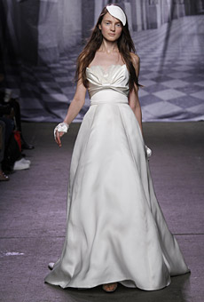 Monique Lhuillier Bridal Fall 2010 Monique Lhuillier Bridal Fall 2010