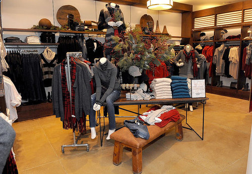 Banana Republic Breaks Down Massive New Store into Mini Boutiques Banana Republic Breaks Down Massive New Store into Mini Boutiques