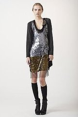 Vera Wang Mixes Gossamer Hemmed-Dresses with Tailored Outerwear for Pre-Fall 