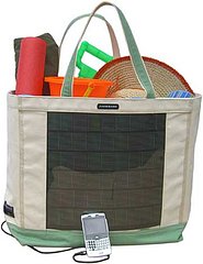 Solar Beach Bag Juices Up Your Gadgets