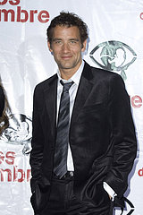 Clive Owen Channeling Philip Marlowe