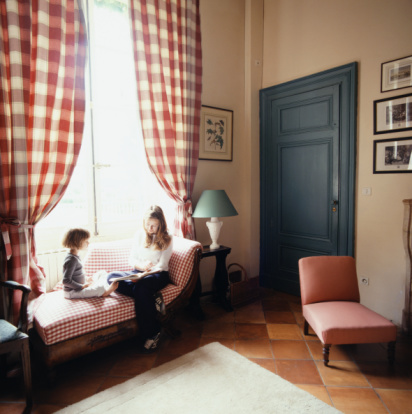 Do Tell: Would You Hire a Good-Looking Nanny?