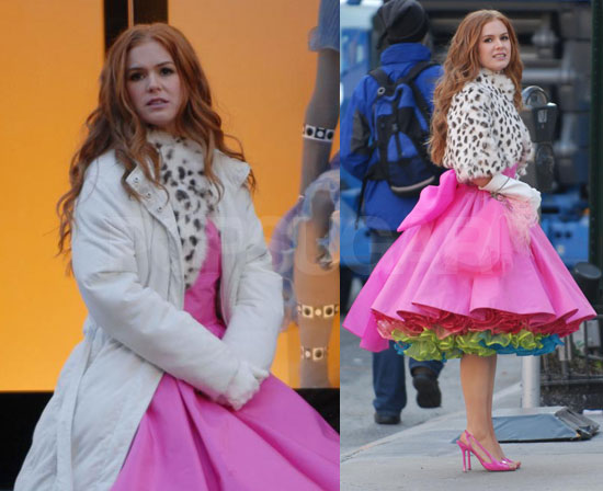 Isla Fisher Doesn't Look So Pleased in Her Pink Cupcake Isla Fisher Doesn't Look So Pleased in Her Pink Cupcake