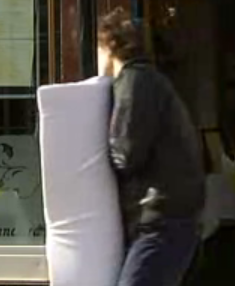Padded Lamp Posts Tested in London to Prevent Cell Phone Texting Injuries