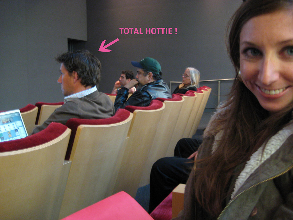 Meet Hot Men At The Apple Store Meet Hot Men At The Apple Store