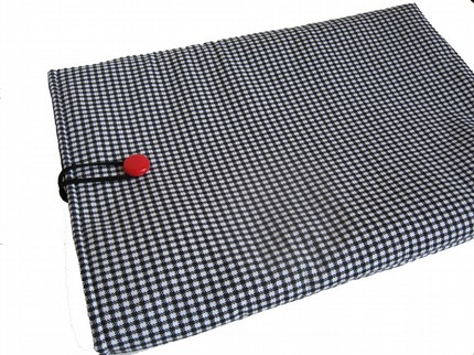 Black and White Checkered Sleeve Black and White Checkered Sleeve
