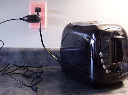 Pink Glowing Socket Reminds You to Unplug 