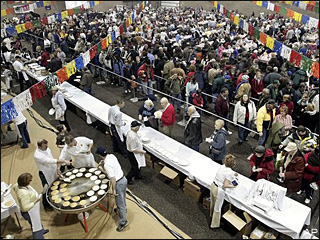 Fargo Breaks World Record for World's Largest Pancake Feed