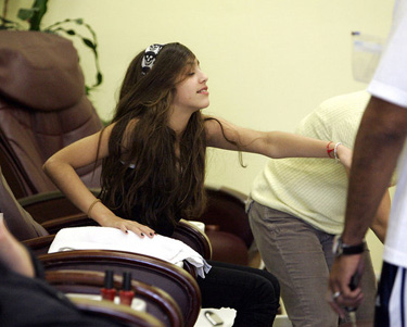 Lourdes Leon Gets Mani/Pedi