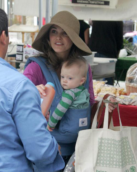 Keri Russell and her son River Deary at the Farmer's Market. Keri Russell and her son River Deary at the Farmer's Market.