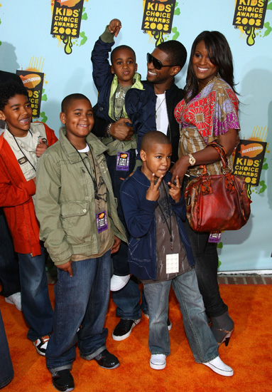 Usher and crew rocked the orange carpet at the Nickelodeon Kids' Choice Awards. Usher and crew rocked the orange carpet at the Nickelodeon Kids' Choice Awards.