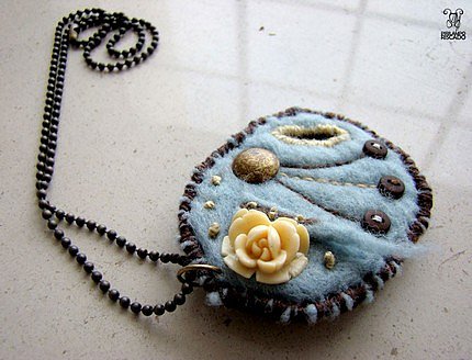 Etsy :: pirilamporiscado :: Necklace/Pin 1 (2 in 1)