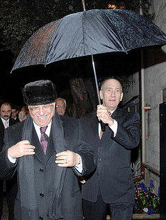 Headline: Israeli and Palestinian Leader Meet For Peace