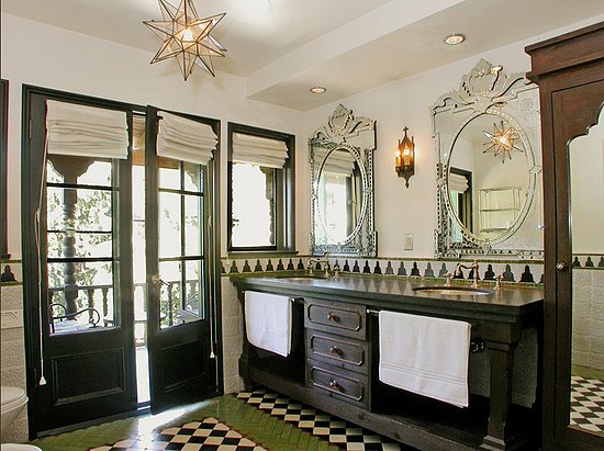 Coveted Crib: Gwen Stefani's Old Digs Coveted Crib: Gwen Stefani's Old Digs