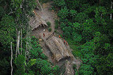 Uncontacted tribe photographed near Brazil-Peru border
