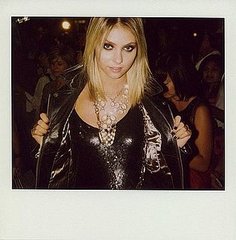 Taylor Momsen of Gossip Girl in Leather Jacket Rocker Look Taylor Momsen of Gossip Girl in Leather Jacket Rocker Look