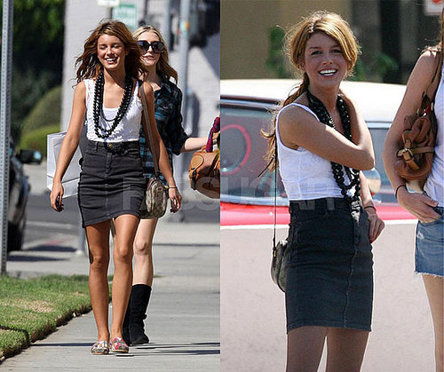 90210 Actress Shenae Grimes Hangs Out in LA With Friends