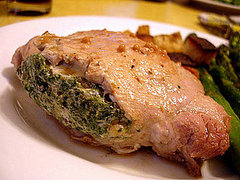 Fast & Easy Dinner: Pork Chops Stuffed With Sundried Tomatoes and Spinach Fast & Easy Dinner: Pork Chops Stuffed With Sundried Tomatoes and Spinach