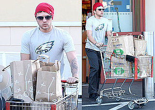 Photo of Ryan Phillippe Wearing a Philadelphia Eagles Shirt