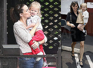 Photos of Jennifer Garner and Violet Affleck Feeding Ducks