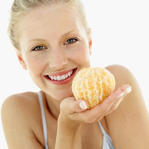 Diet Tip: Eat Fruit Instead of Drinking It