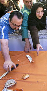 Iran Makes World's Largest Sandwich, Crowd Eats It