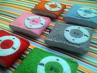 iPod Shuffle Charms Don't Require a User Manual