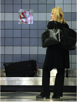 Cell Phone Tip: Take a Pic of Your Suitcase Cell Phone Tip: Take a Pic of Your Suitcase