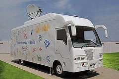 Daily Tech: Google's Net Bus Spreads Web Love Around India